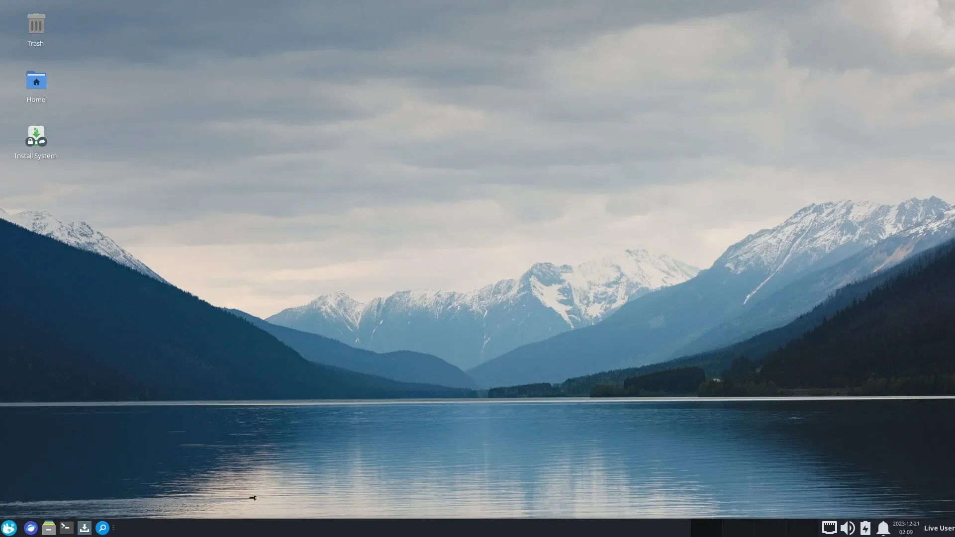 Uma captura de tela do Solus 4.5 executando o XFCE 4.18